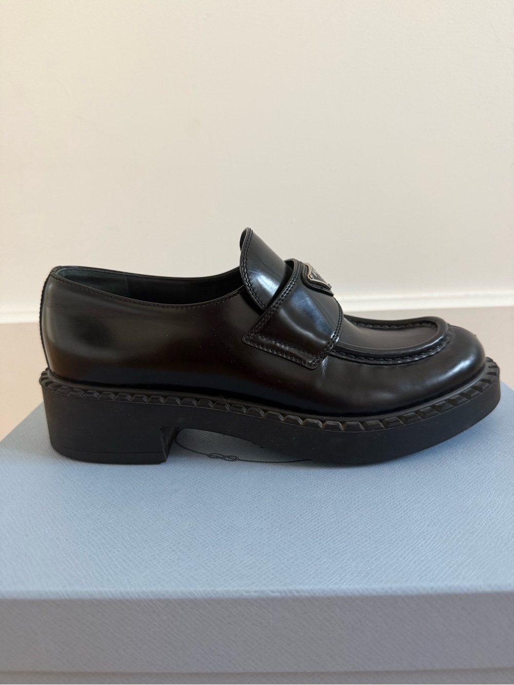 Prada Womens black Brushed Leather Loafers Shoe Size 8 US 38 EU - Picture 5 of 11